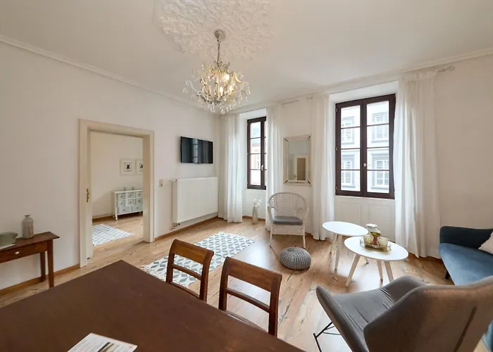 Altstadt Residenz * Bernkastel-Kues